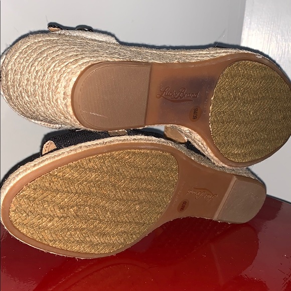 Lucky Brand open toe wedges - Picture 5 of 7